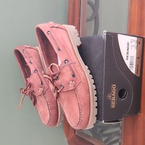 Six degrees for Sebago Size 8 boat shoe/moccassin/loafer Burgundy
